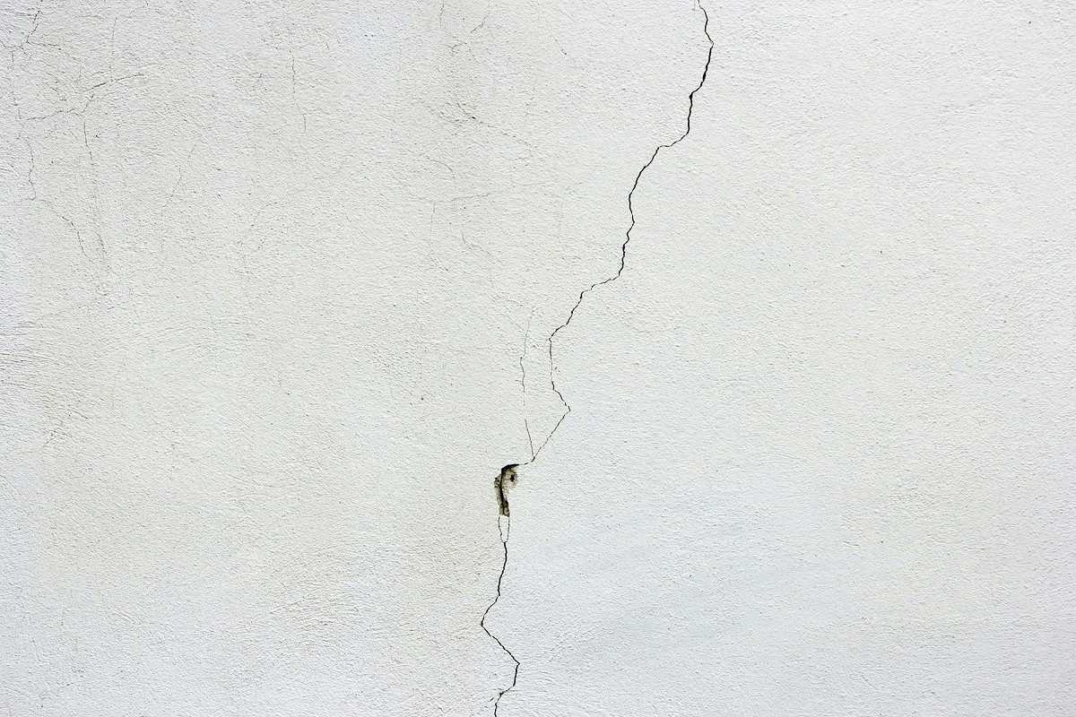 Crepe nei muri: quando rappresentano un campanello d’allarme per la sicurezza della casa