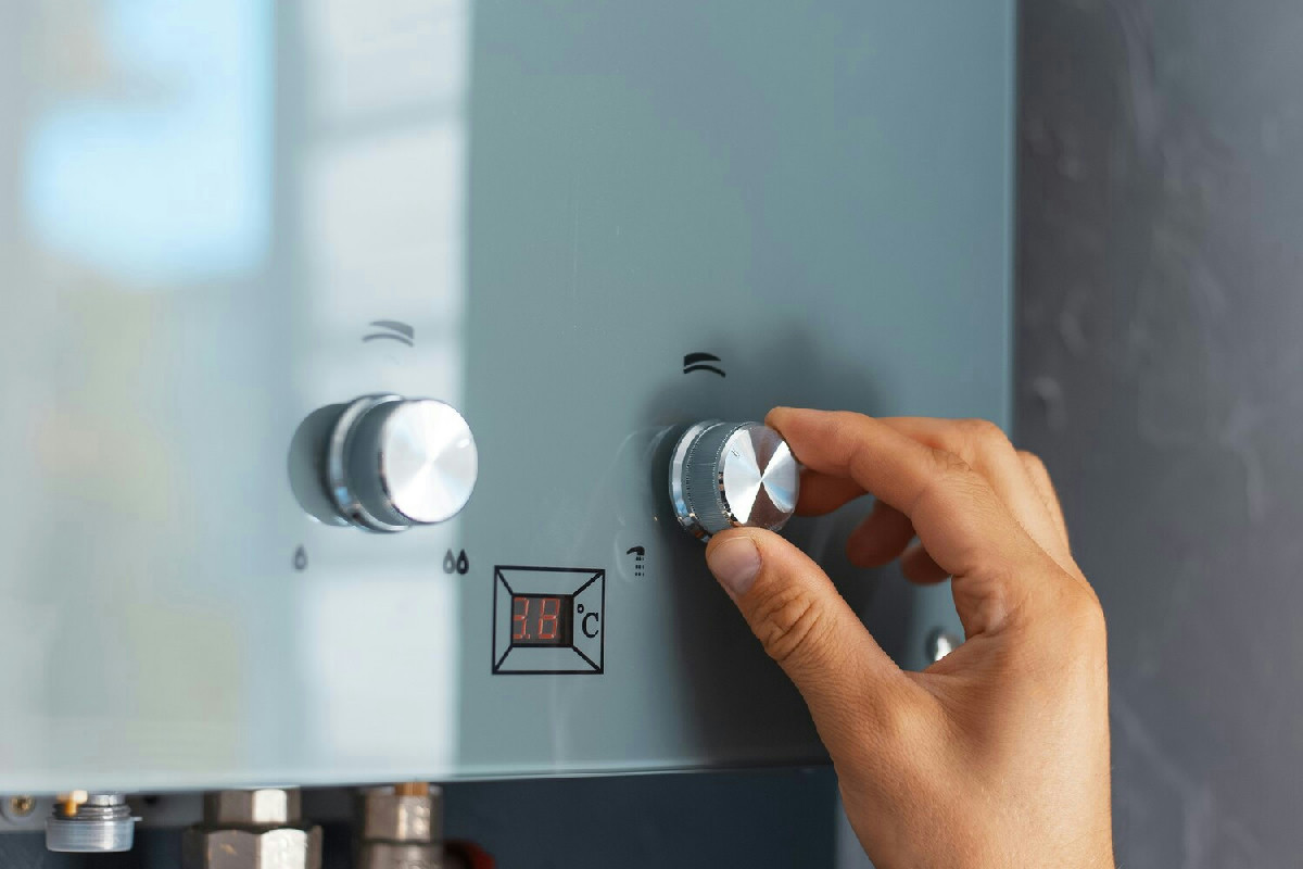 Trucco per ridurre i consumi dello scaldabagno garantendo calore costante in casa