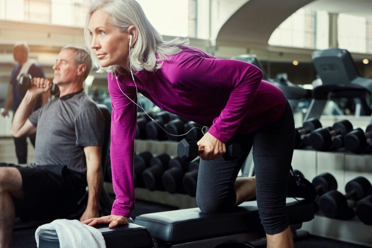 Allenamento mirato dopo i 50 anni: guida completa per restare tonici, dinamici e in forma ogni giorno