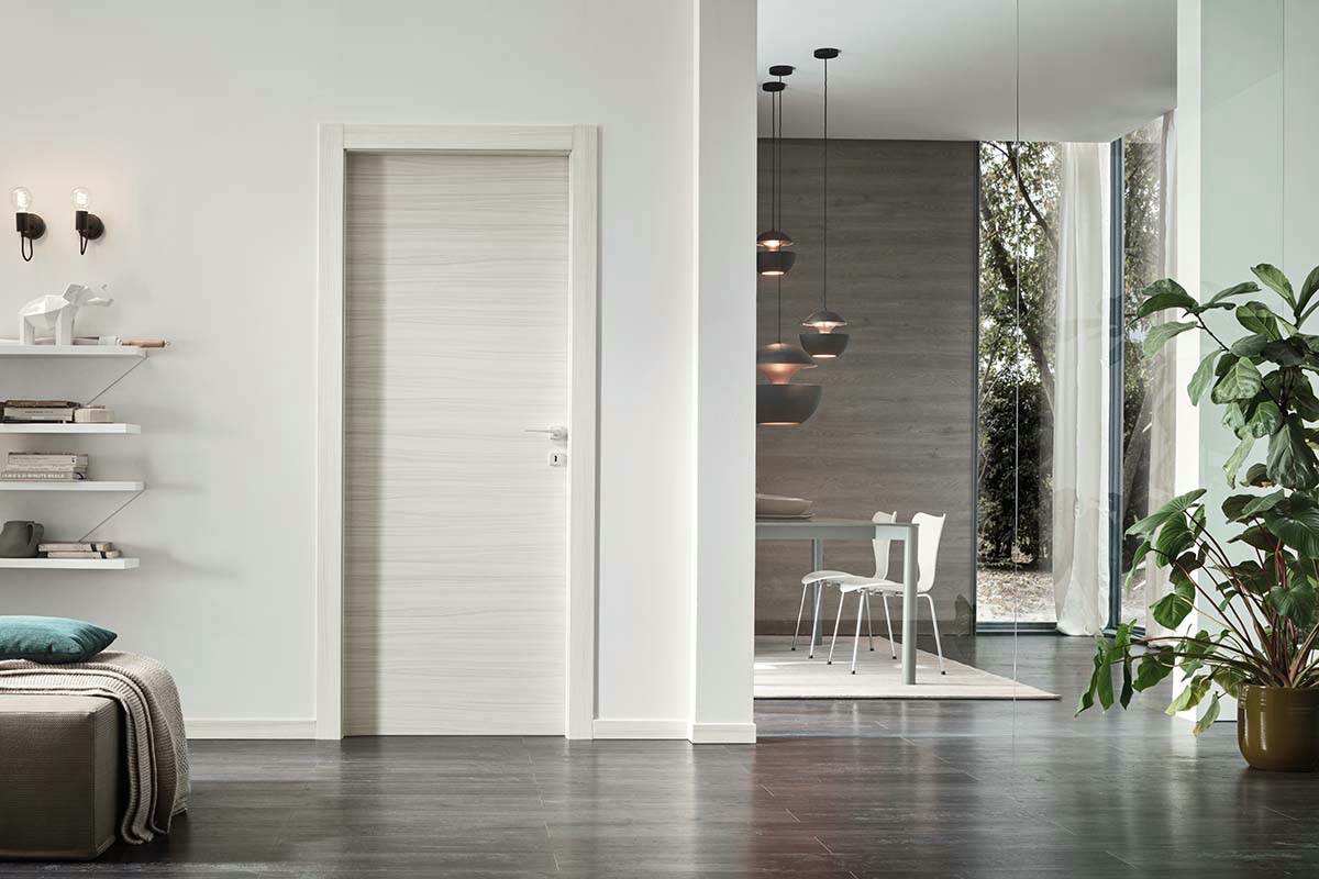 Cardini regolabili per porte interne: design filo muro ed installazione precisa ed elegante