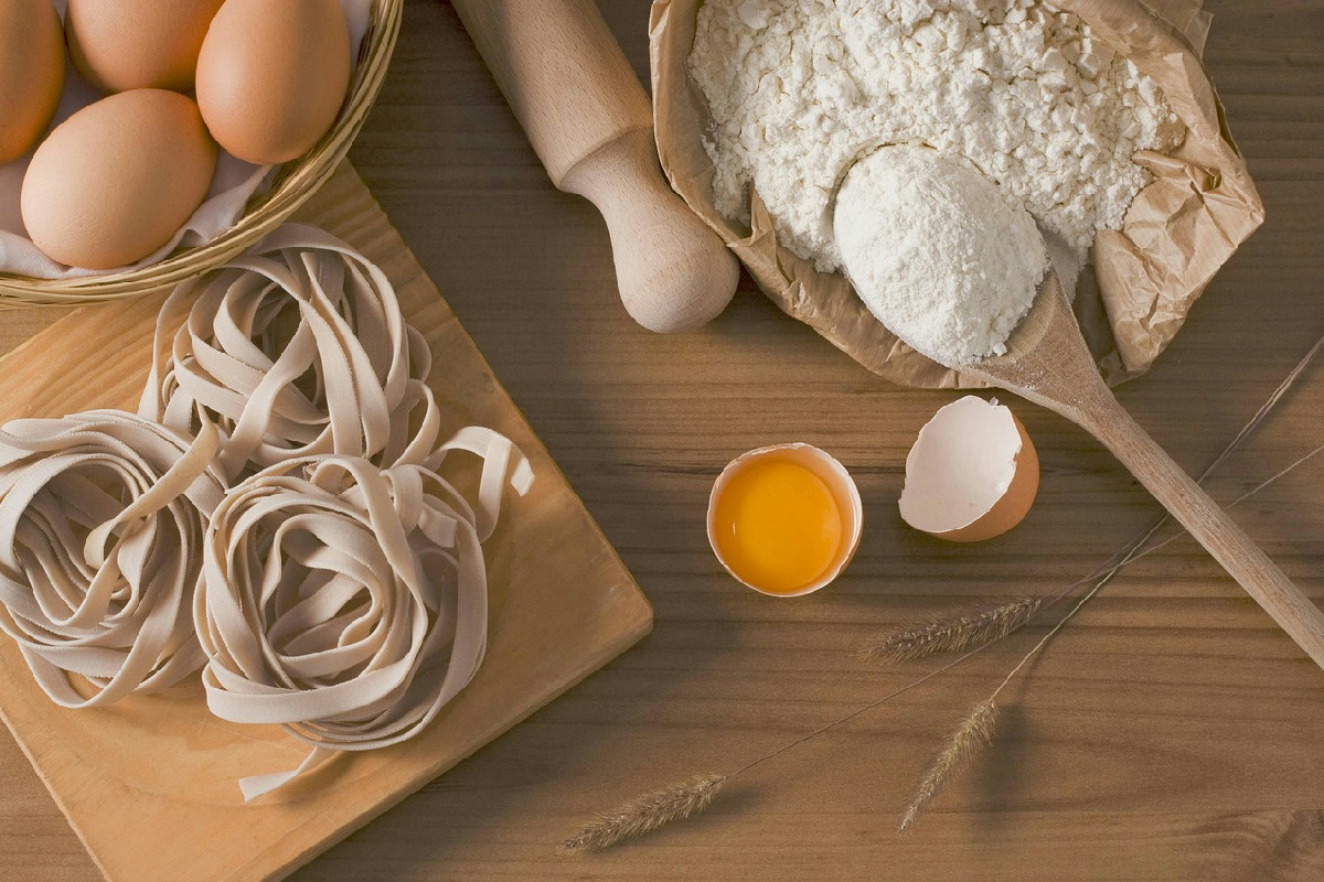 Piatti semplici e veloci a base di uova per una cena gustosa che accontenta tutti i palati in tavola