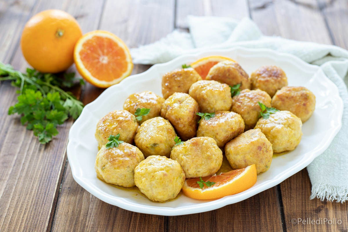 Il segreto delle polpette di pollo con il profumo avvolgente e agrumato dell’arancia